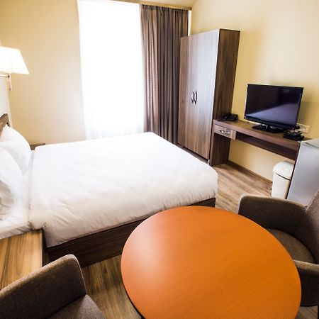 Yerevan Deluxe Hotel Esterno foto