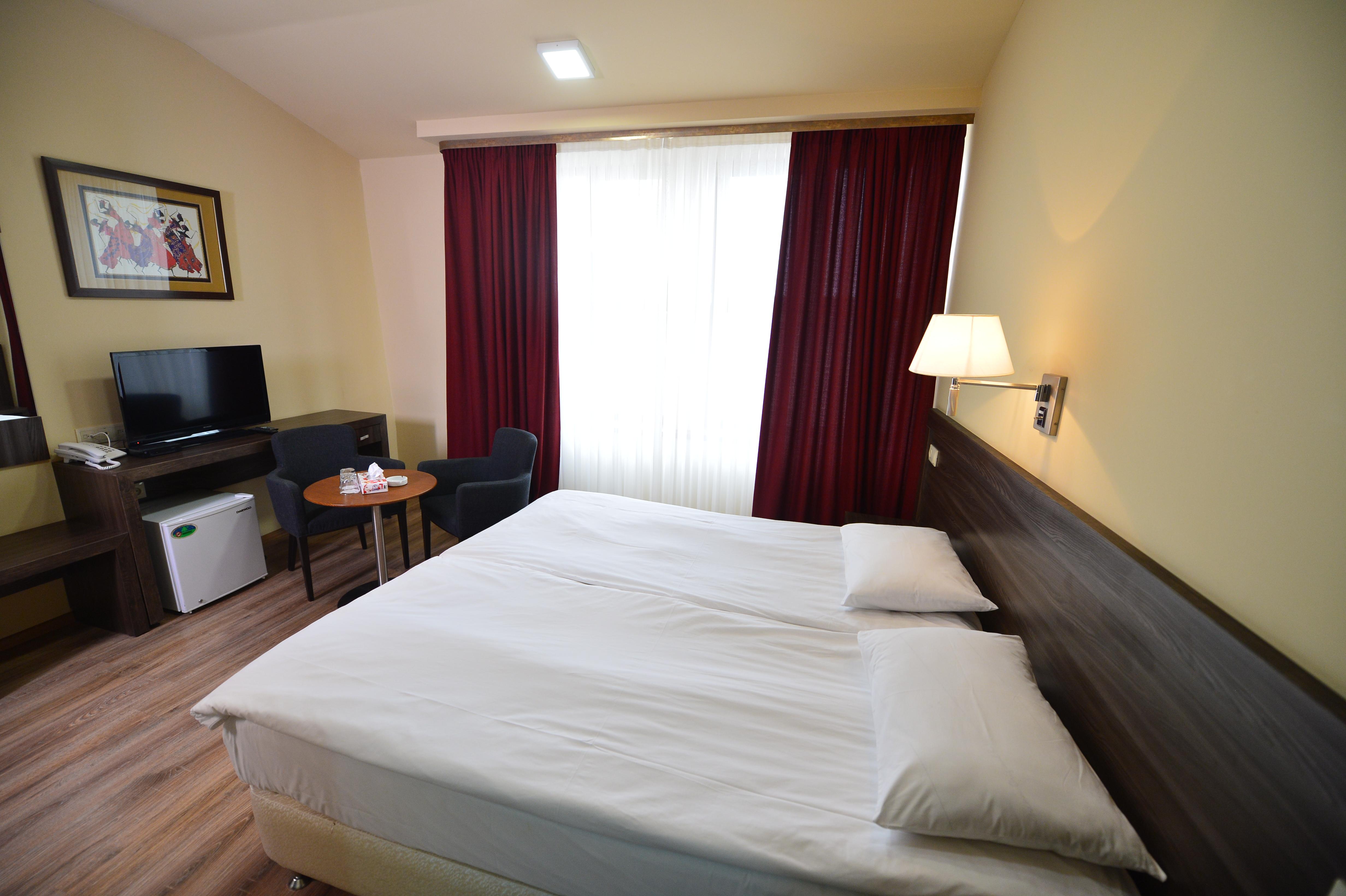 Yerevan Deluxe Hotel Esterno foto