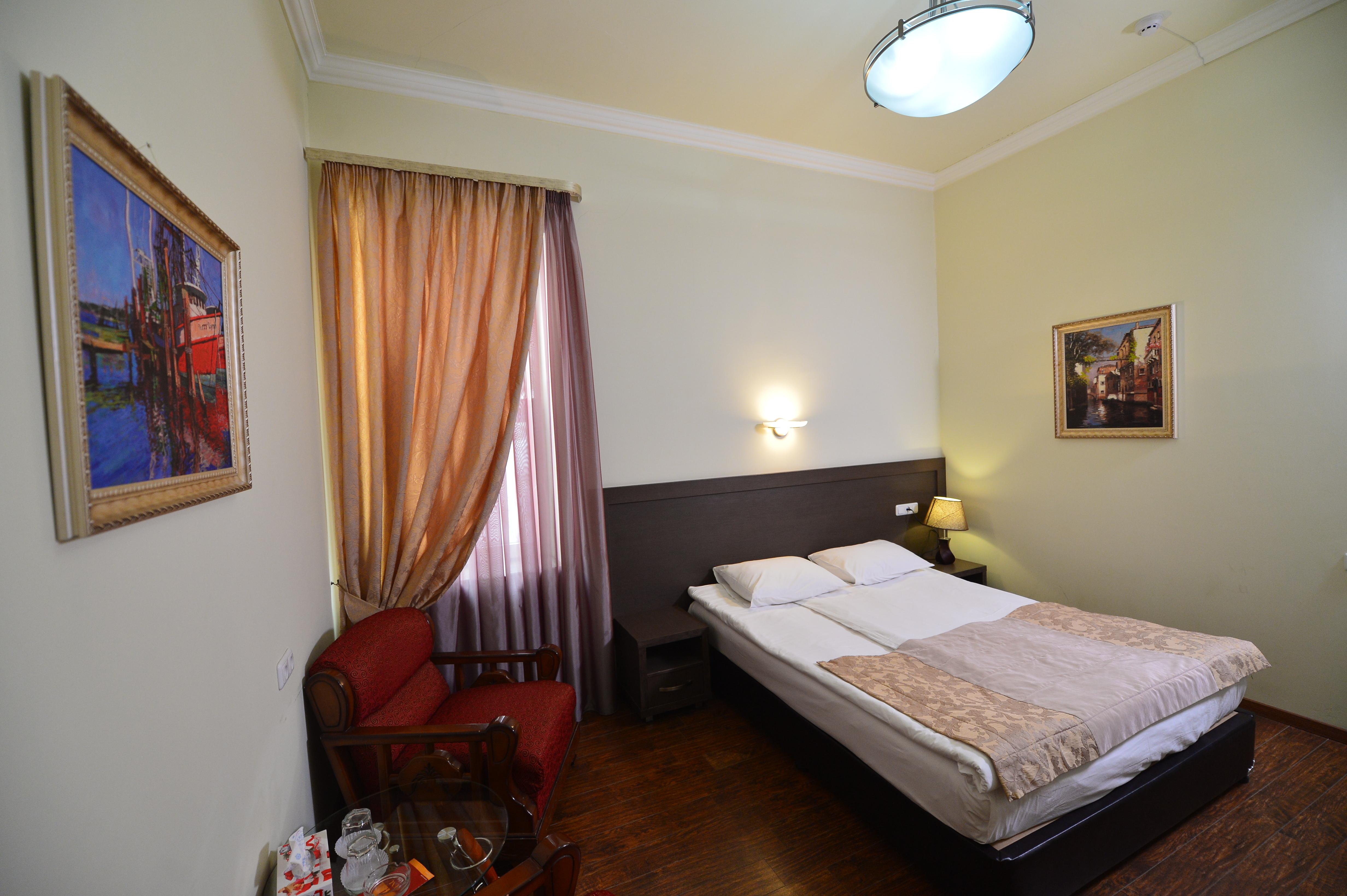 Yerevan Deluxe Hotel Esterno foto