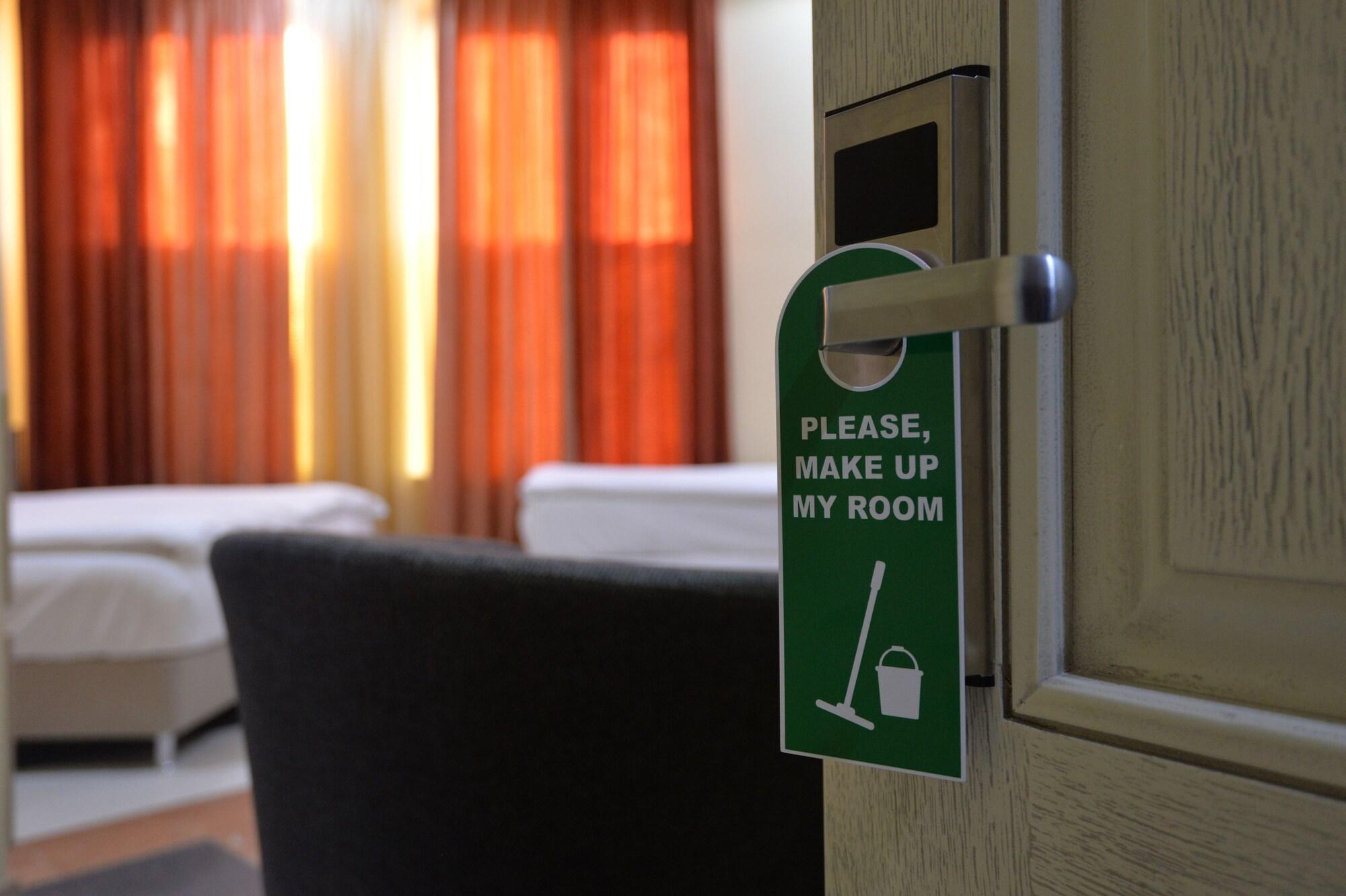 Yerevan Deluxe Hotel Esterno foto