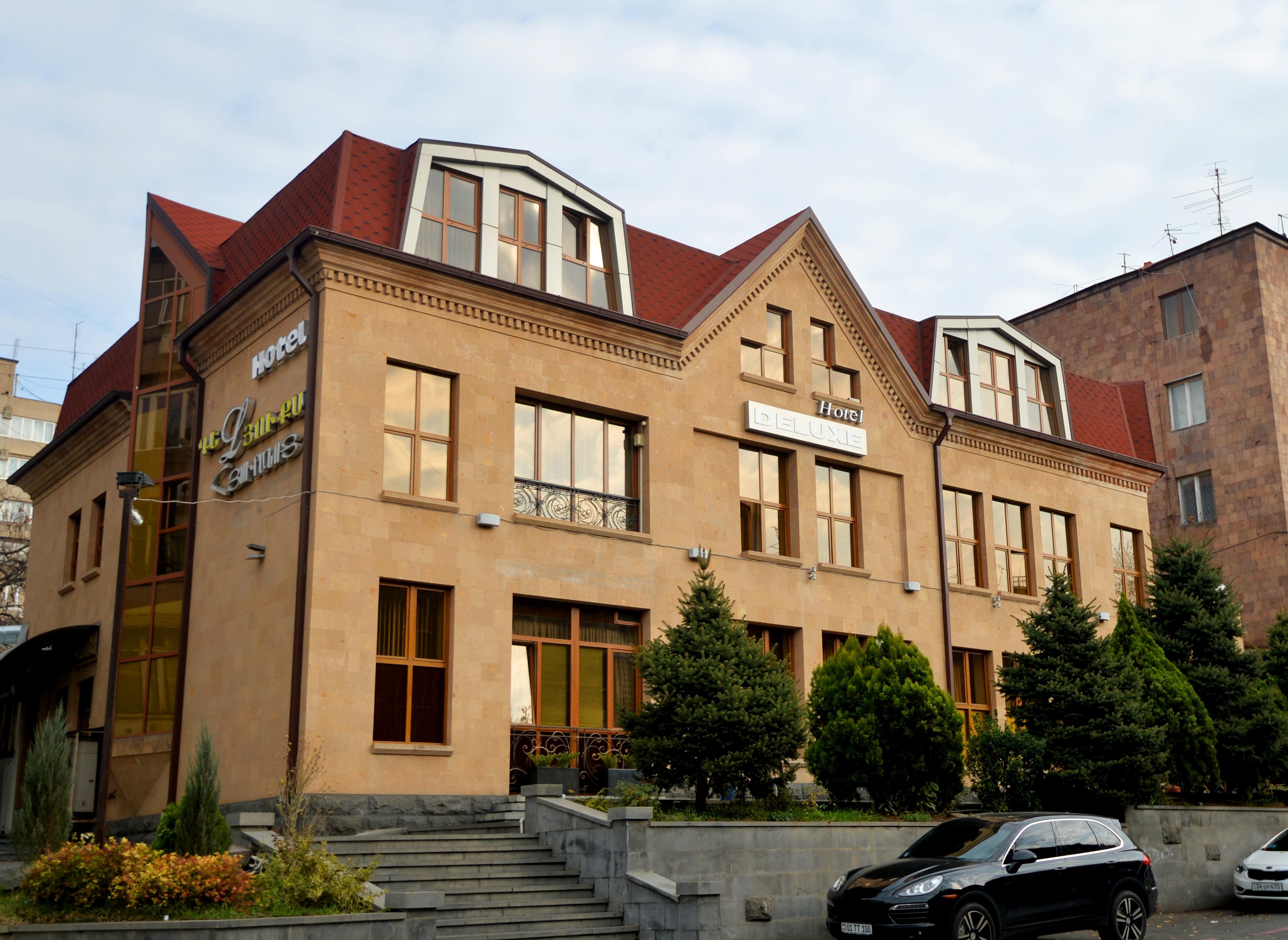 Yerevan Deluxe Hotel Esterno foto