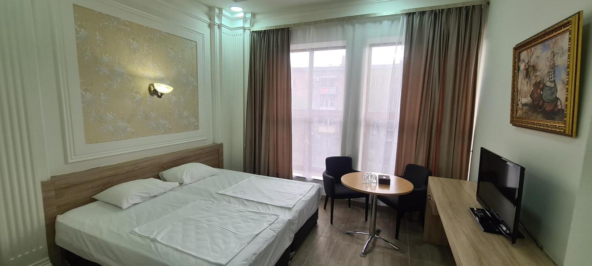 Yerevan Deluxe Hotel Esterno foto