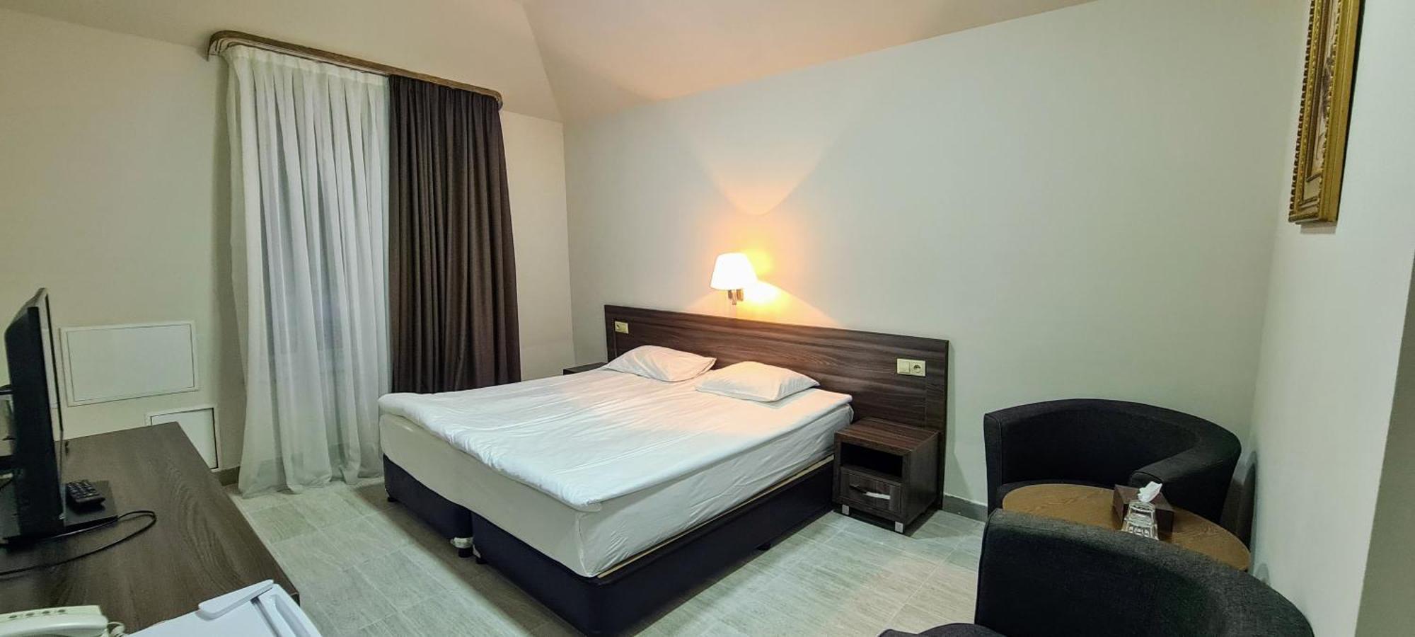 Yerevan Deluxe Hotel Esterno foto