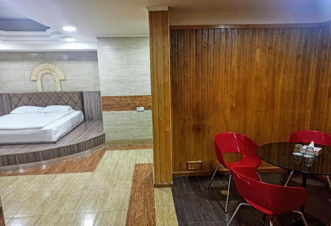 Yerevan Deluxe Hotel Esterno foto